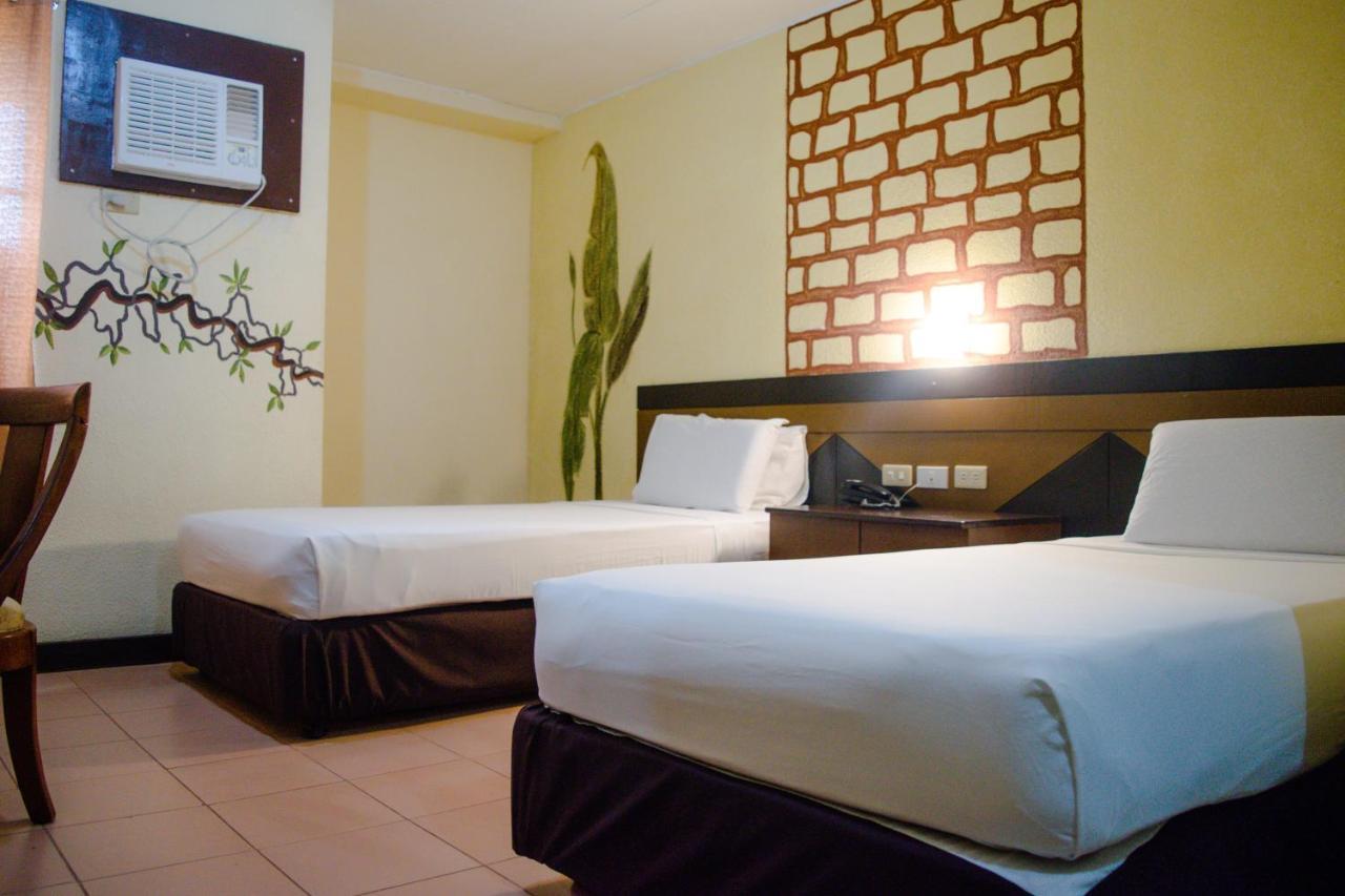 Country Village Hotel Cagayan de Oro Bagian luar foto