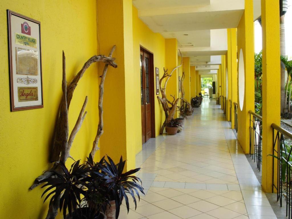 Country Village Hotel Cagayan de Oro Bagian luar foto