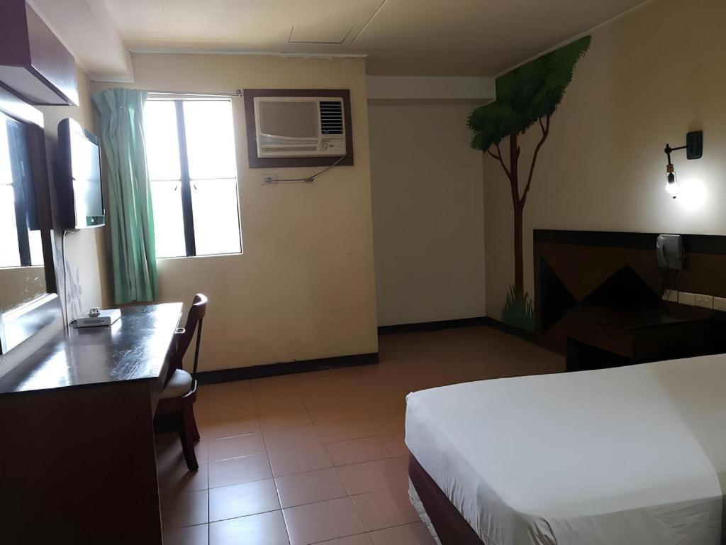 Country Village Hotel Cagayan de Oro Bagian luar foto
