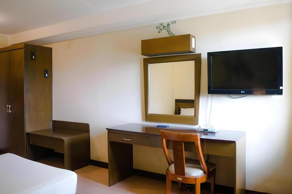 Country Village Hotel Cagayan de Oro Bagian luar foto