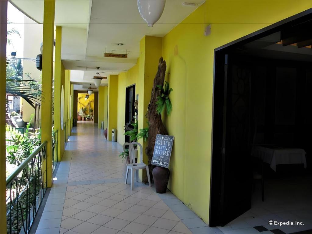 Country Village Hotel Cagayan de Oro Bagian luar foto